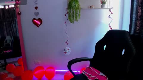 giaaaa   online show from February 15, 2025, 2:11 pm