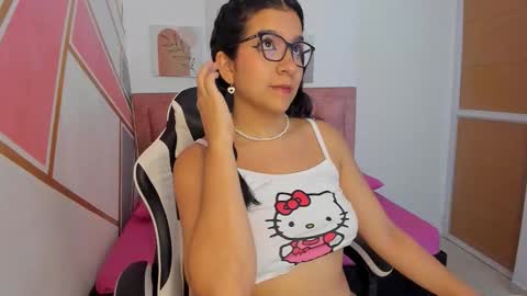 Snapshot of gia_cutee chatting on October 7, 2025, 3:14 am Gia online show from October 7, 2025, 3:14 am