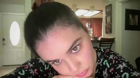 Snapshot of gia_is_horny chatting on December 5, 2024, 8:11 pm The Queen of Squirt online show from December 5, 2024, 8:11 pm
