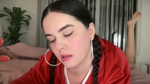 Snapshot of gia_is_horny chatting on January 10, 2025, 5:05 am The Queen of Squirt online show from January 10, 2025, 5:05 am