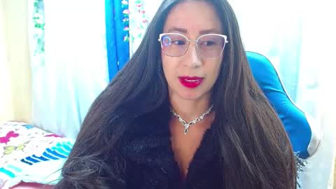 Gia  online show from November 8, 2025, 2:39 pm