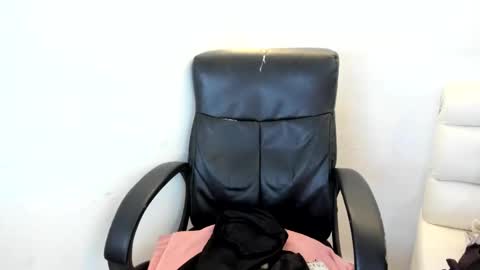 nahomi online show from January 18, 2025, 5:41 am