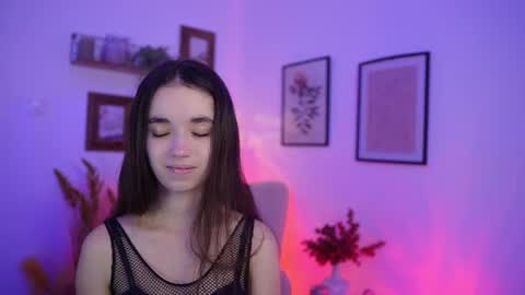 Gia Paige18 online show from November 28, 2025, 2:09 pm