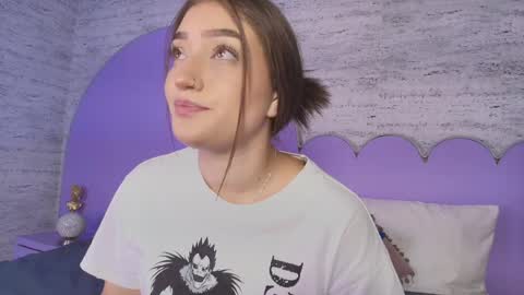 Gia online show from April 11, 2026, 7:40 pm