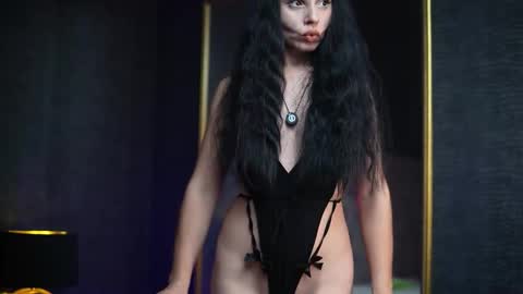  Gia  online show from November 25, 2025, 9:15 pm