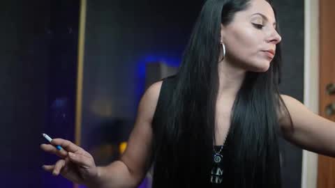  Gia  online show from November 28, 2025, 8:44 pm