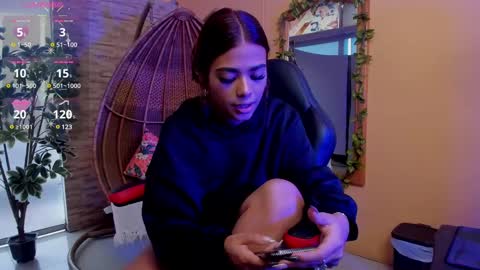 Gia  online show from March 5, 2025, 12:00 pm