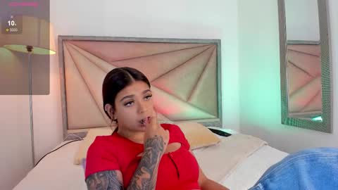 Gia  online show from October 10, 2025, 6:18 pm