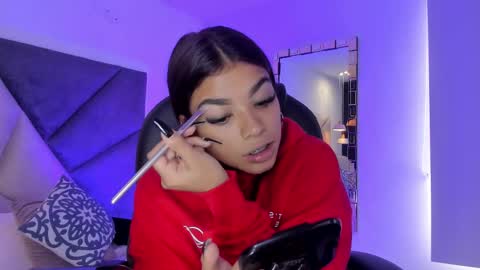 Gia  online show from November 13, 2025, 5:23 pm