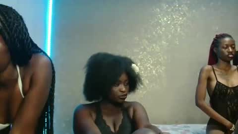 Snapshot of gianna_jaycee chatting on November 28, 2025, 3:58 pm Gianna online show from November 28, 2025, 3:58 pm