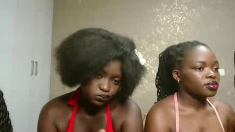 Snapshot of gianna_jaycee chatting on November 30, 2025, 3:38 pm Gianna online show from November 30, 2025, 3:38 pm