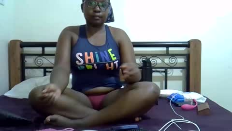 Giannah online show from November 3, 2025, 1:19 am