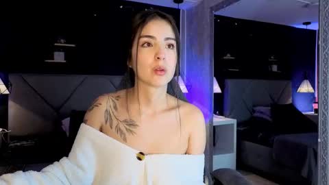 Gia online show from October 14, 2025, 1:12 pm