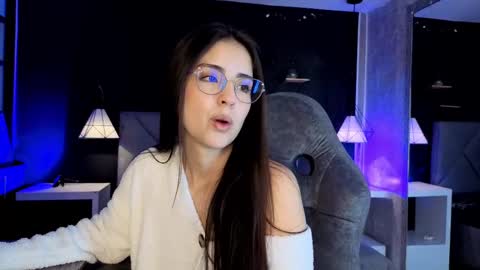 Gia online show from October 23, 2025, 1:10 pm