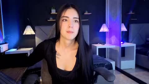 Gia online show from November 23, 2025, 6:08 pm