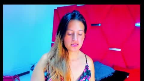 GiaRoussel online show from January 31, 2025, 3:55 pm