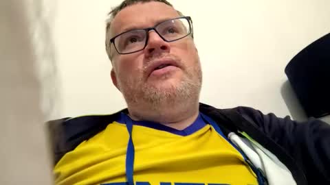 Snapshot of giddyup2222222 chatting on November 21, 2025, 12:54 am giddyup2222222 online show from November 21, 2025, 12:54 am