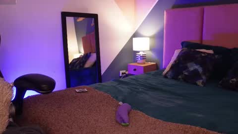 GIGI online show from December 23, 2025, 6:00 am