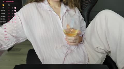 Snapshot of gigihadd chatting on December 24, 2024, 7:00 pm gigihadd online show from December 24, 2024, 7:00 pm