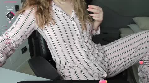 Snapshot of gigihadd chatting on February 5, 2025, 4:03 pm gigihadd online show from February 5, 2025, 4:03 pm