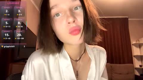 Molly online show from October 21, 2025, 7:14 pm