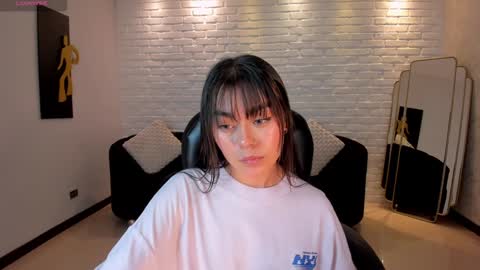 Snapshot of gigilee_ chatting on January 5, 2025, 2:27 am GIGI online show from January 5, 2025, 2:27 am