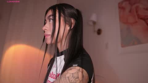 Snapshot of gigilee_ chatting on October 5, 2025, 8:18 pm GIGI online show from October 5, 2025, 8:18 pm