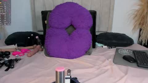 pamela online show from March 13, 2026, 2:29 am