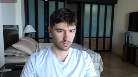 gilbertogonzales online show from November 26, 2025, 2:45 am