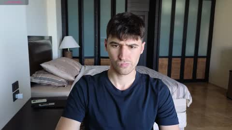 gilbertogonzales online show from November 28, 2025, 2:36 am