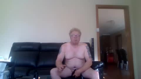 gimmmieoooo online show from March 5, 2026, 7:04 am