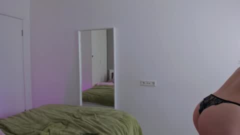 Snapshot of gin_yoon chatting on February 15, 2025, 12:43 pm Gin online show from February 15, 2025, 12:43 pm