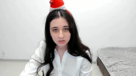 Snapshot of ginablum chatting on December 21, 2024, 12:27 pm Kate online show from December 21, 2024, 12:27 pm