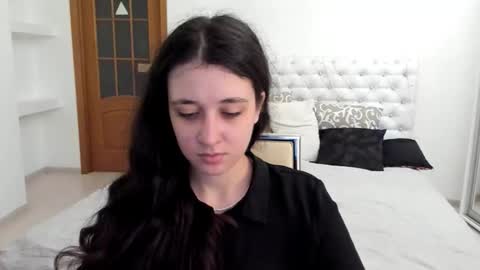 Snapshot of ginablum chatting on September 18, 2025, 9:44 am Kate online show from September 18, 2025, 9:44 am