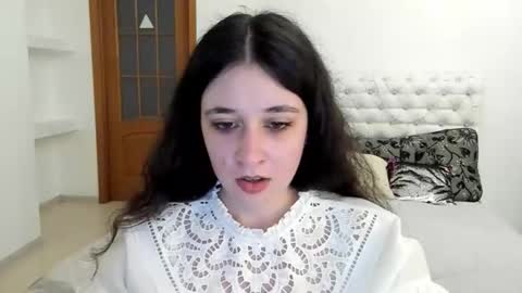 Snapshot of ginablum chatting on September 28, 2025, 10:42 am Kate online show from September 28, 2025, 10:42 am