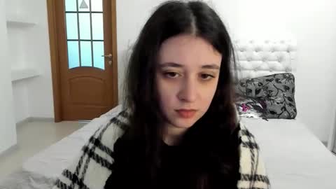Snapshot of ginablum chatting on October 4, 2025, 9:29 am Kate online show from October 4, 2025, 9:29 am