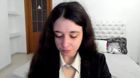 Snapshot of ginablum chatting on October 10, 2025, 7:40 am Kate online show from October 10, 2025, 7:40 am