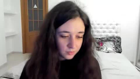 Snapshot of ginablum chatting on October 17, 2025, 10:40 am Kate online show from October 17, 2025, 10:40 am