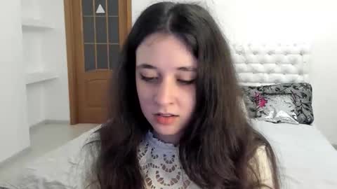 Snapshot of ginablum chatting on October 19, 2025, 9:43 am Kate online show from October 19, 2025, 9:43 am