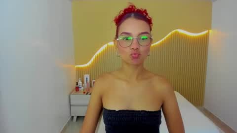 Snapshot of ginamorelo chatting on June 10, 2026, 1:21 pm G I A N A online show from June 10, 2026, 1:21 pm