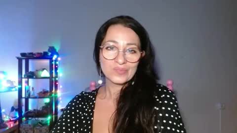 GinaONeon online show from October 7, 2025, 7:00 pm