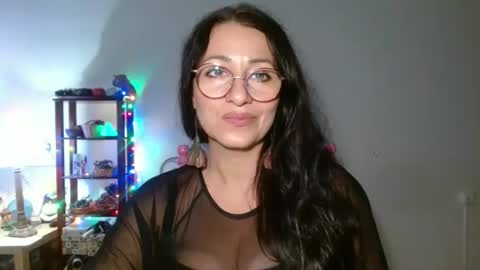 GinaONeon online show from October 17, 2025, 8:00 pm