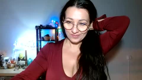 GinaONeon online show from December 4, 2025, 8:39 pm