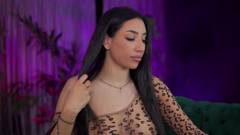 Gina online show from November 14, 2025, 8:18 pm