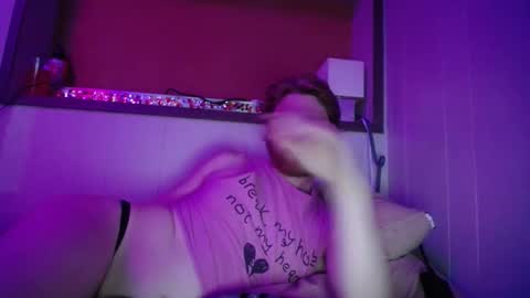 ginger_binj online show from October 6, 2025, 7:28 am