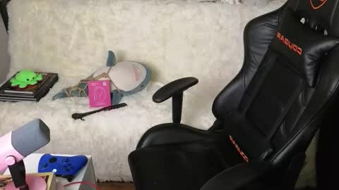 Ginger online show from November 14, 2025, 9:30 am