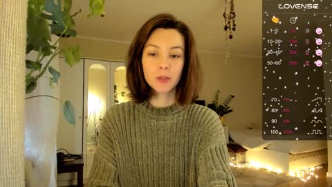 Snapshot of gingerbread__house chatting on December 22, 2024, 1:00 pm Vasilisa online show from December 22, 2024, 1:00 pm