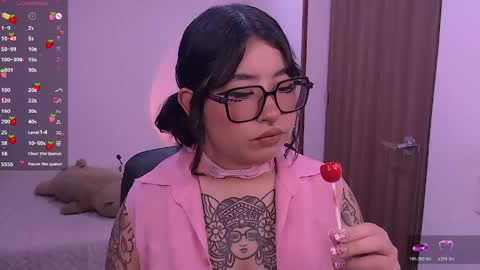 ginmeowuwu online show from May 19, 2026, 5:52 pm