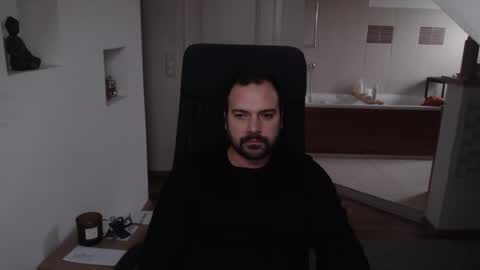 gintonik89 online show from December 13, 2024, 1:33 pm