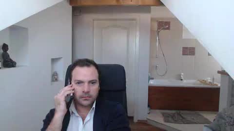 gintonik89 online show from February 19, 2025, 7:28 am